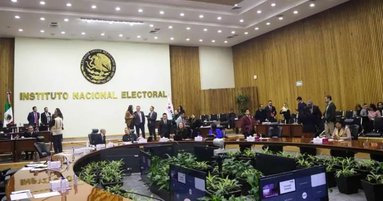El gobierno no podrá fomentar el voto judicial; INE emite nuevos lineamientos