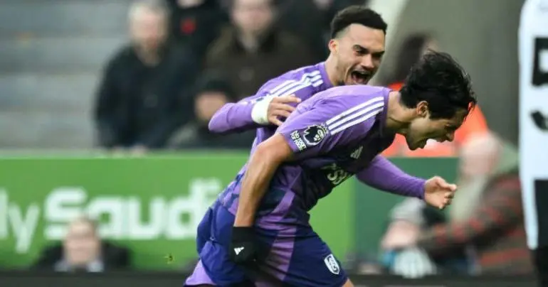 Raúl Jiménez anota y Fulham vence al Newcastle en la Premier League