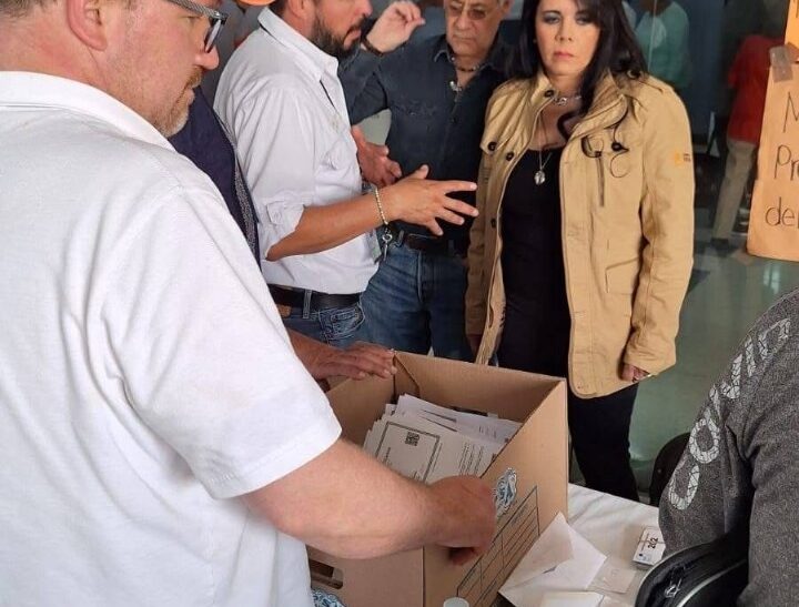 Trabajadores basificados de IMSS-Bienestar mexiquense denuncian cobro de plazas: acusan a líderes del SNTSA