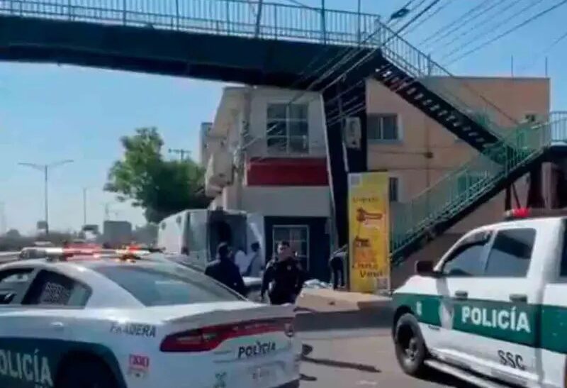 Hallan cadáver colgado de puente peatonal en la Gustavo A. Madero; FGJ investiga homicidio