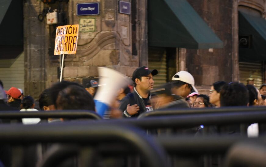 CNTE se ‘planta’ en Palacio: bloquea acceso a la mañanera de Sheinbaum