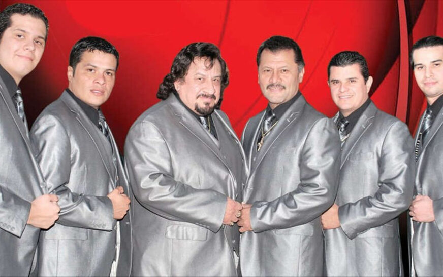 Muere ahogado en playa de Guatemala Mario Sotelo, vocalista de Los Caminantes