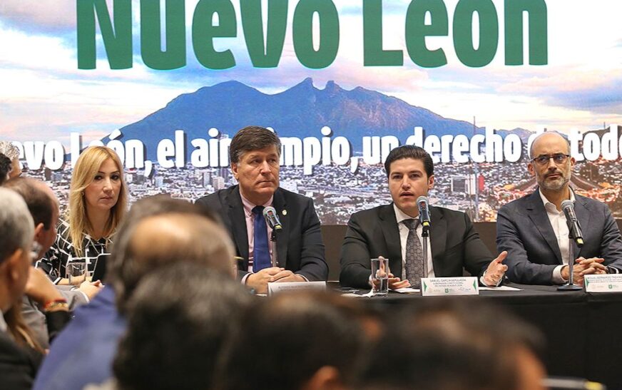 Ven a Secretario de Nuevo León liderando la “operación acordeón’