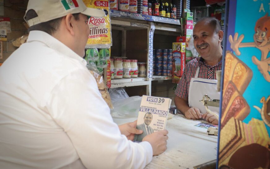 Raymundo Villalpando recorre mercados de Azcapotzalco e invita a la reflexión ciudadana