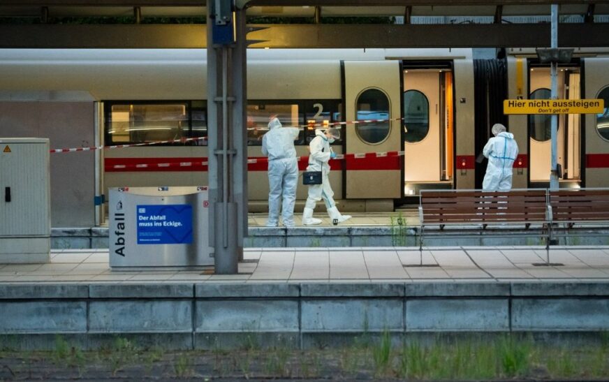 Actualizan a 18 el saldo de heridos por ataque con cuchillo en estación de tren en Alemania