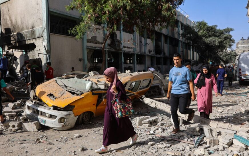 Reportan más de 50 muertos en Gaza tras bombardeos de Israel a escuela y otras zonas