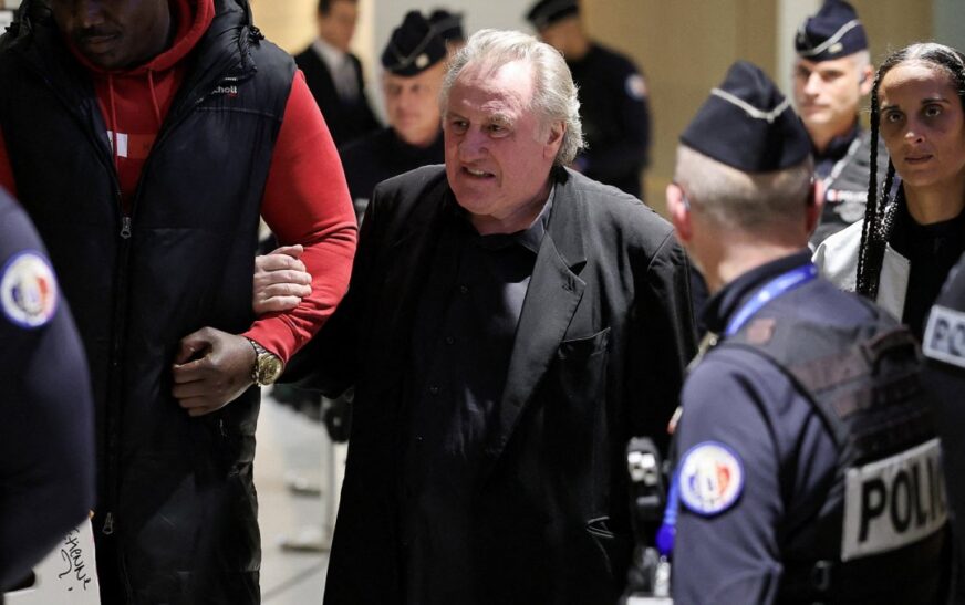Declaran culpable a Gérard Depardieu de agresión sexual; lo condenan a 18 meses de prisión