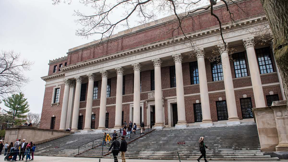 Hong Kong abre universidades a estudiantes extranjeros vetados para ir a Harvard, por nueva política de Trump