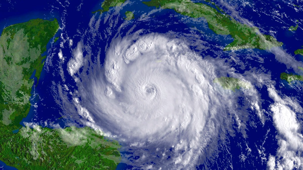 Posible huracán Alvin prende alertas en Guerrero y estos estados