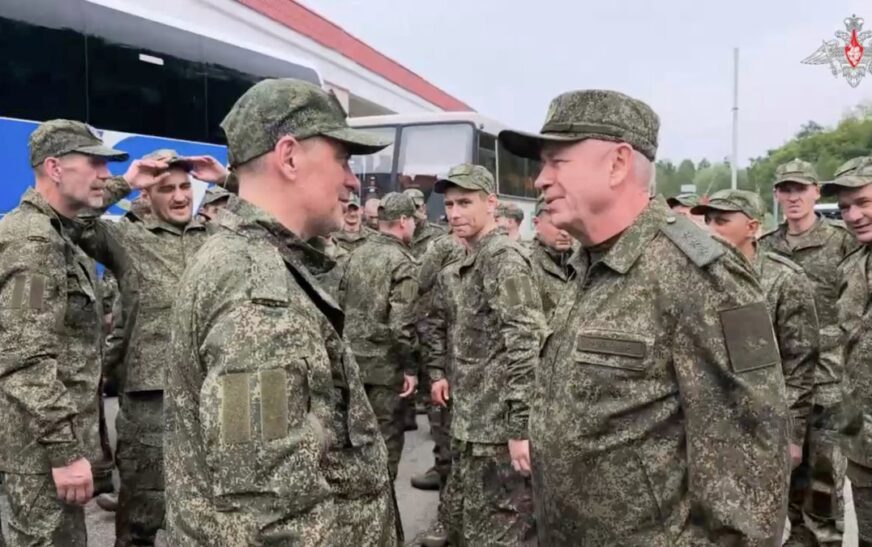 Rusia y Ucrania completan el mayor intercambio de prisioneros; suman mil de cada bando