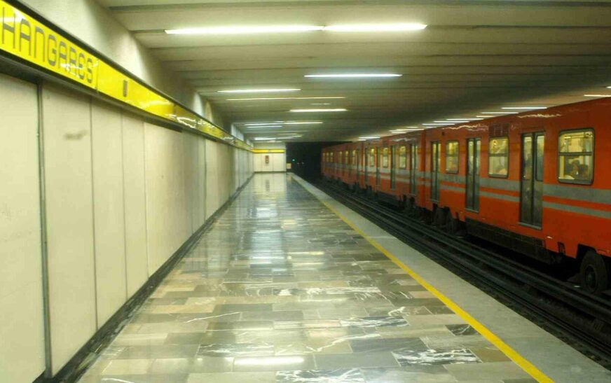 Metro cerrará tres estaciones cerca del AICM este viernes por bloqueos de la CNTE