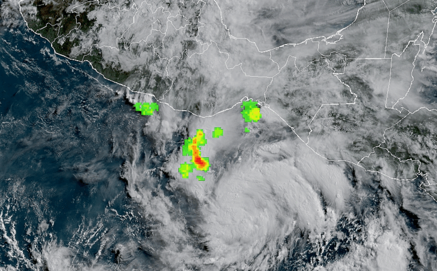 Tormenta tropical Erick agarra fuerza y chocará como huracán categoría 2 en México