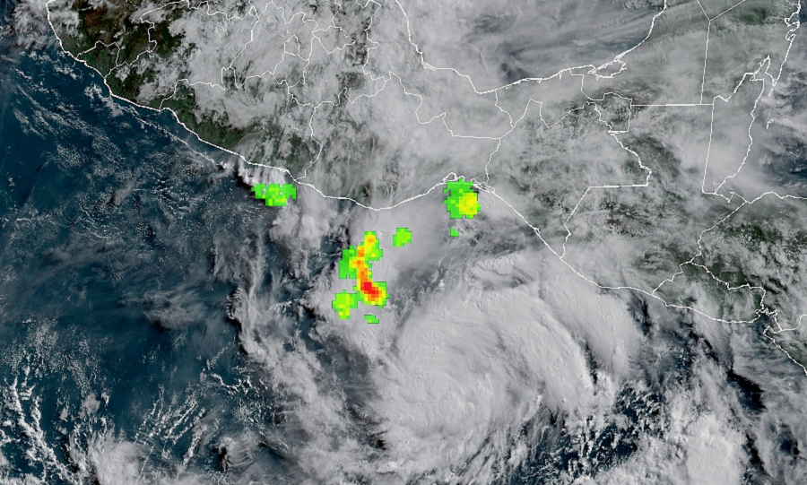 Tormenta tropical Erick agarra fuerza y chocará como huracán categoría 2 en México