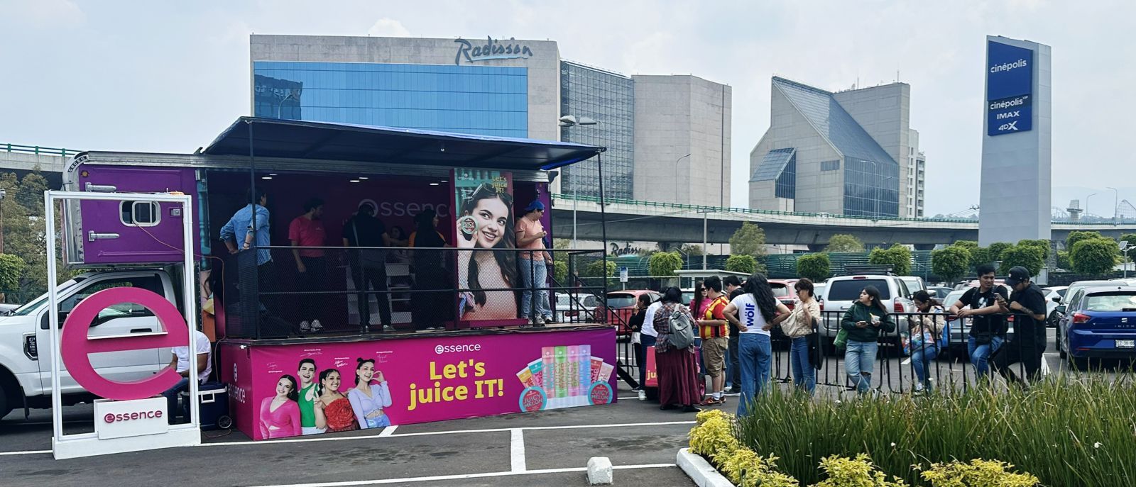 Essence cierra su campaña Let’s juice IT! en México con una explosión de color y sabor