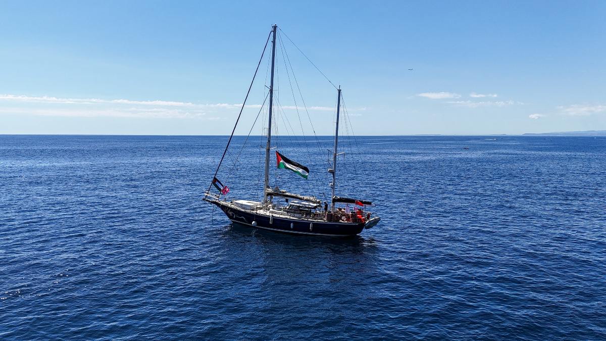 Barco con ayuda humanitaria y 12 activistas, entre ellos, Greta Thunberg, se acerca a Gaza