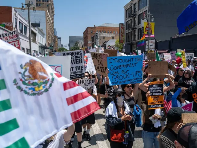 Protestas contra Trump: reportan decenas de personas detenidas tras ‘No Kings Day’