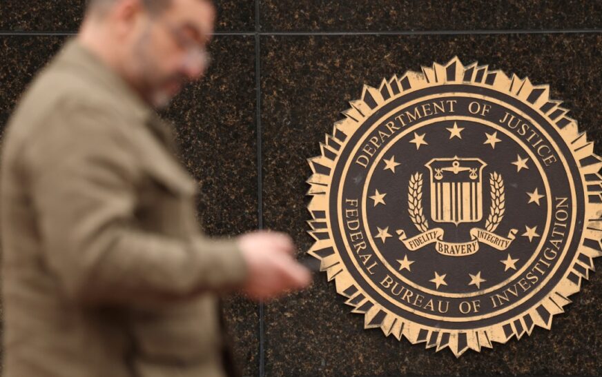 Revela EU: hacker del Cártel de Sinaloa espió a funcionario del FBI; usó cámaras de la CDMX