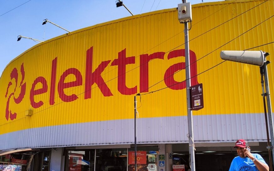 Ordenan a Elektra pagar 2 mil millones de pesos al SAT… y Salinas Pliego condena fallo