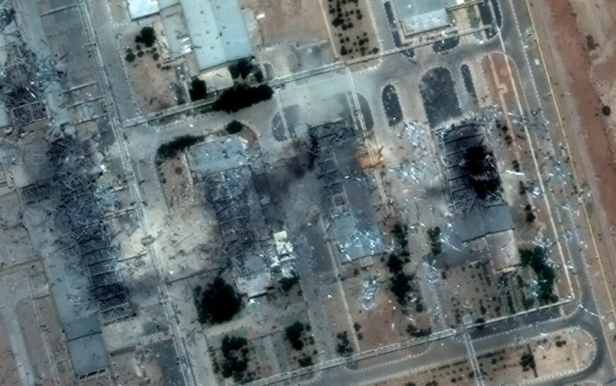 Israel vuelve a atacar Irán, que amenaza con responder a los bombardeos de EE.UU.