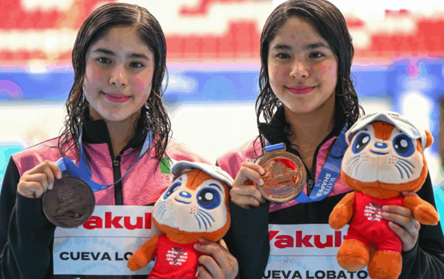 Las gemelas Lía y Mía Cueva Lobato se cuelgan el bronce en el Mundial de Clavados… ¡a los 14 años!