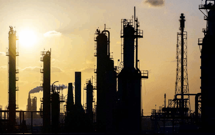 Reservas de petróleo en EE. UU. suben 7.7 millones de barriles