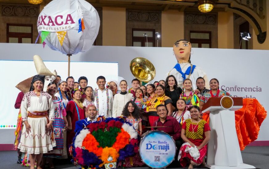 🎉 ¡Que viva Oaxaca! Guelaguetza 2025 llega a la mañanera con danza, cultura y solidaridad