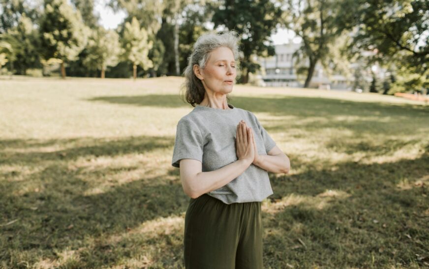 Abrazar la Plenitud: Prepararse para la Perimenopausia y la Menopausia