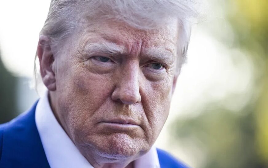 Donald Trump firma un memorando para endurecer la política estadounidense en Cuba