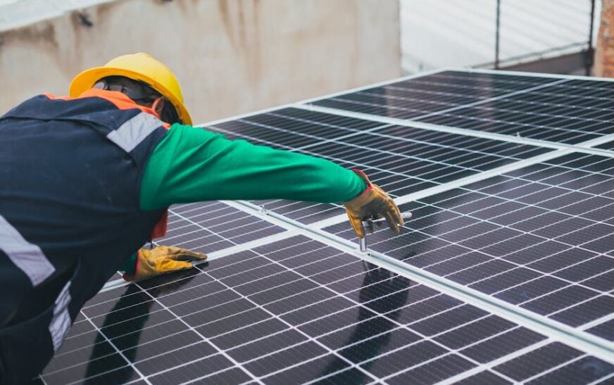 Lucerna Energy explica como reducir costos con paneles solares industriales