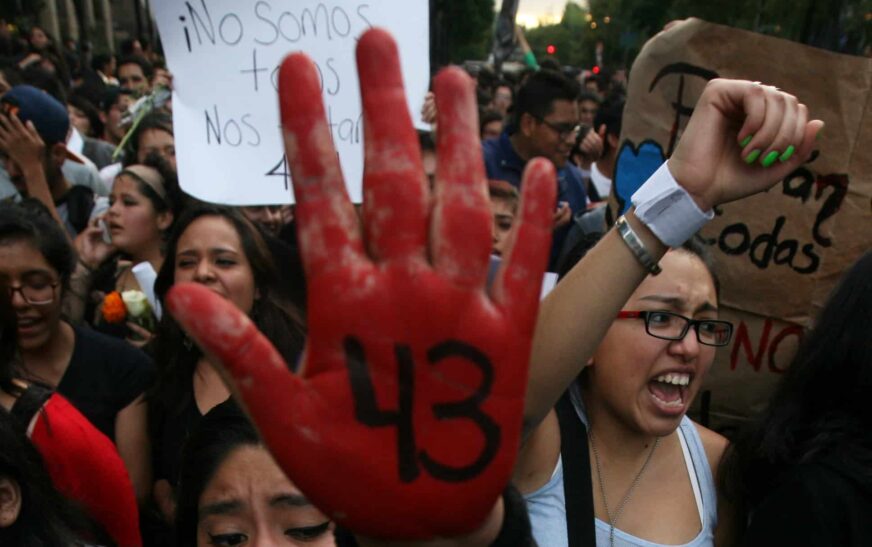 Seguiremos trabajando con familias de los 43 tras renuncia de Vidulfo Rosales: Sheinbaum