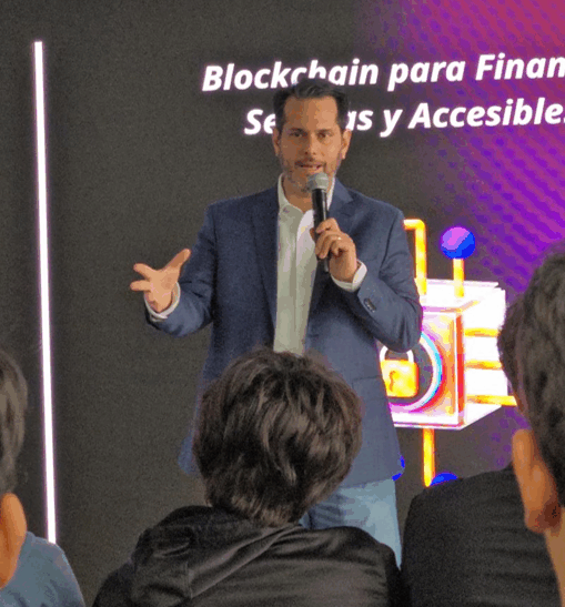 SLM y Criptolat llevan su visión al Fintech Summit Americas 2025 de la mano de Gonzalo Araújo C