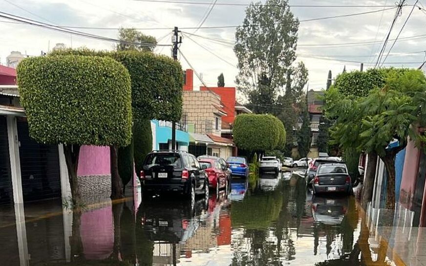 Inundaciones arrastran a Bosques de Aragón al abandono institucional; vecinos enfrentan el agua, solos