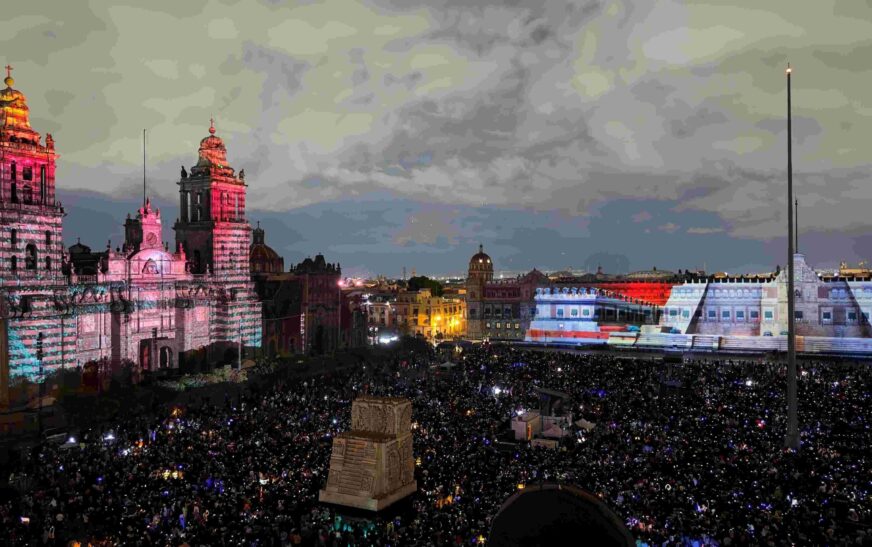 Luz sobre piedra: Maizz Visual transforma el Zócalo en una experiencia inmersiva de historia y arte