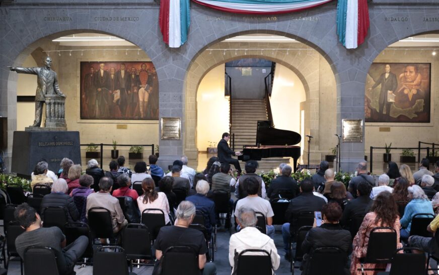 Suenan Amadeus Mozart y Frederic Chopin en el grand piano de la Casona de Xicoténcatl