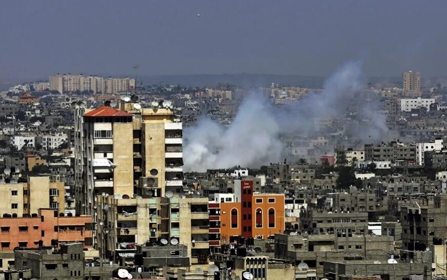 Bombardeos a cada hora en la ciudad de Gaza mientras Israel prepara la invasión