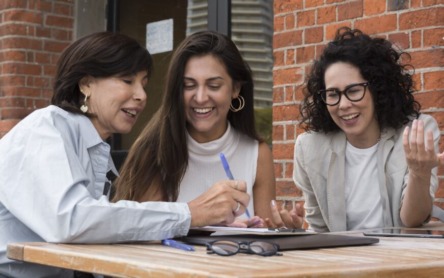 AMEDigital impulsa inclusión digital para mujeres en proceso de reinserción social