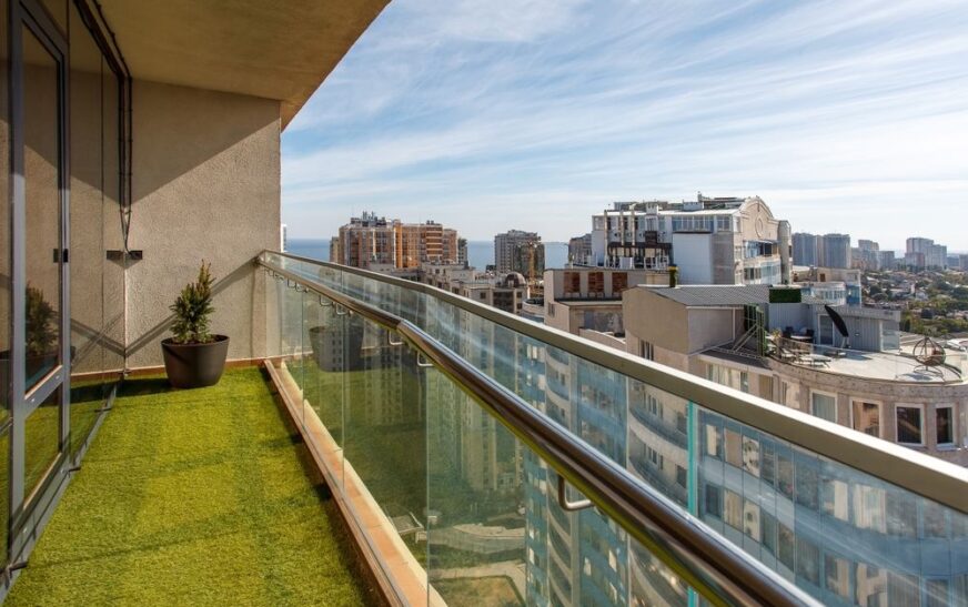 Pasto sintético: el secreto para una terraza moderna y funcional