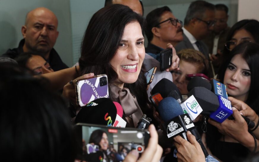 Refrenda Kenia López Rabadán su compromiso con la productividad legislativa