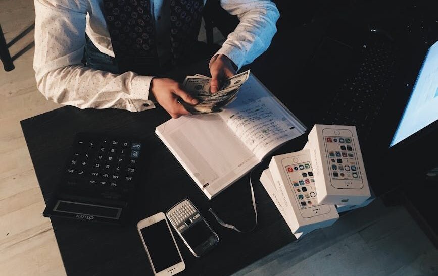 Auditoría financiera estratégica: clave para decisiones y valores en empresas por De la Paz, Costemalle DFK