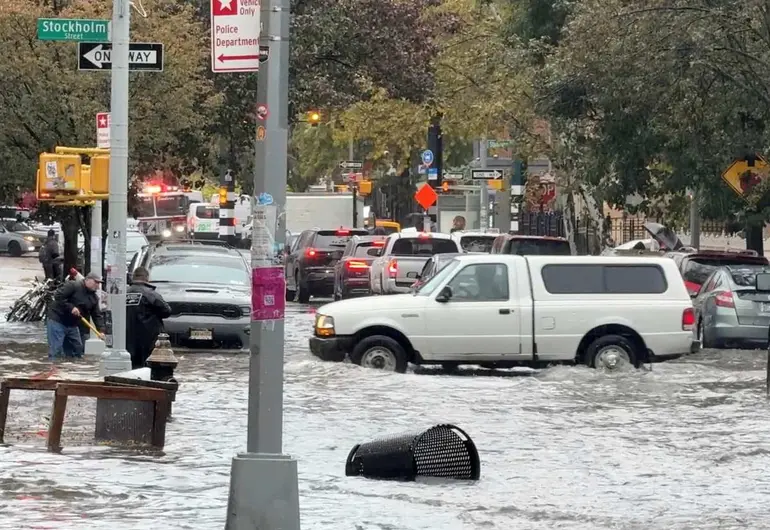 Fuertes lluvias en Nueva York dejan inundaciones y dos muertos