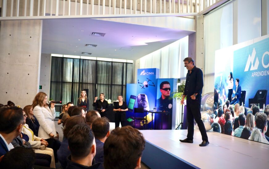 Arturo Elías Ayub en panel de CIMA: “La suerte te la generas”