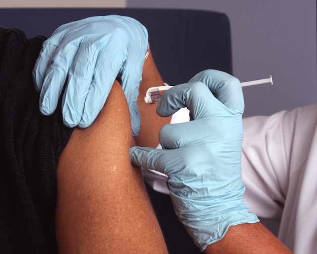 Vacunación universal contra la influenza: protege, reduce riesgos y genera ahorros