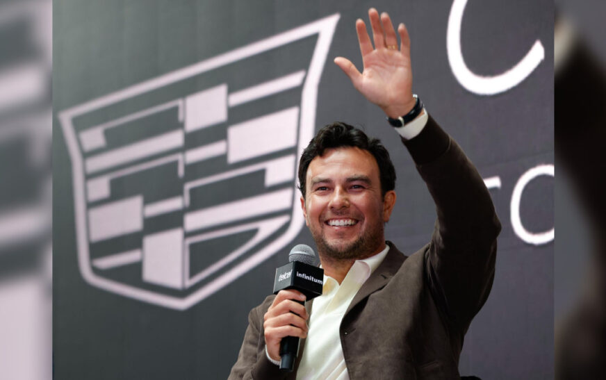 Checo Pérez adelanta de qué color será su casco en Cadillac para 2026: ¿será negro o dorado?
