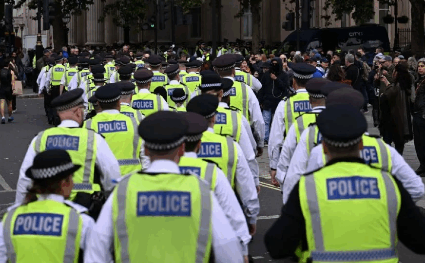 Detienen en Londres a tres hombres como sospechosos de espiar para Rusia