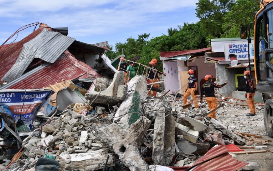 Terremoto en Filipinas deja más de 60 muertos y decenas de heridos