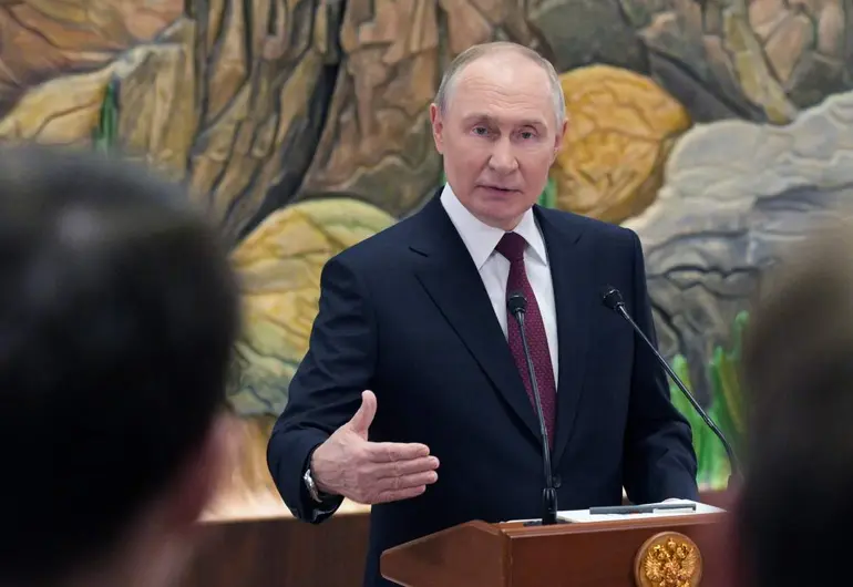 Rusia parará los combates si Ucrania se retira, afirma Putin