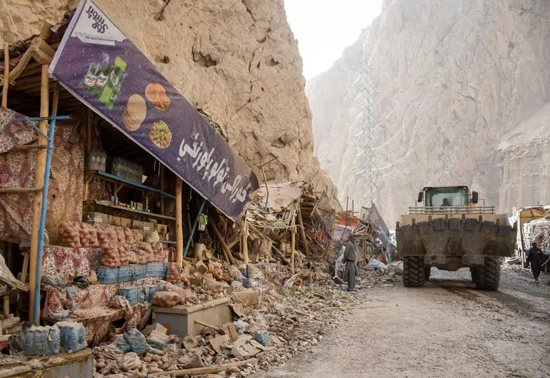 Terremoto de magnitud 6.3 en Afganistán deja 27 muertos