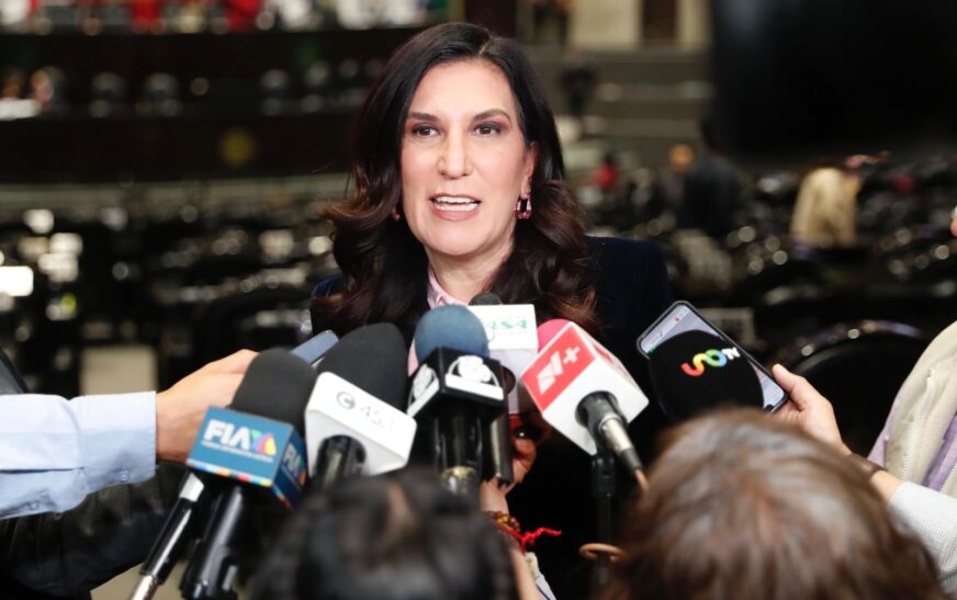 Por haber quedado sin materia, solicitaré oficialmente detener queja contra consejeros del INE por revocación de mandato: Kenia López Rabadán