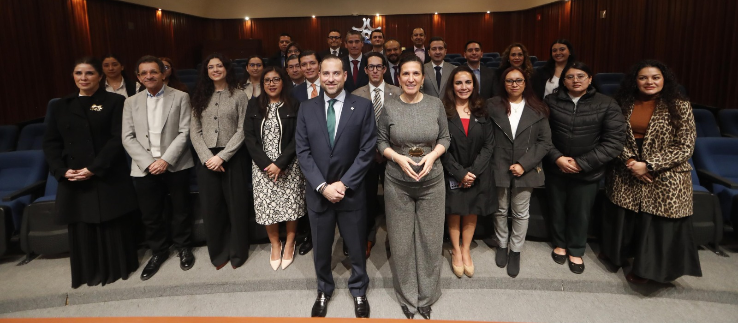 Diálogo cercano con empleadores, necesario para construir un país más próspero: Kenia López Rabadán