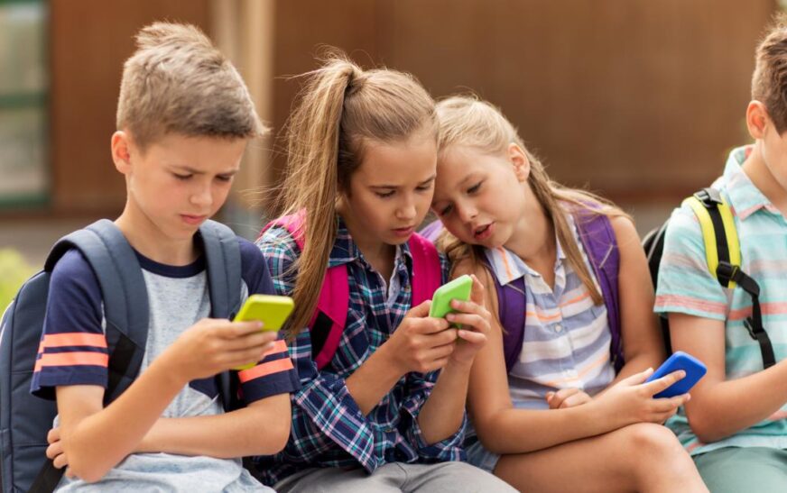 Dinamarca busca que menores de 15 años no puedan usar redes sociales